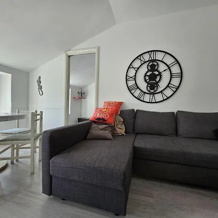 Berry's House Semesterbostad Altare